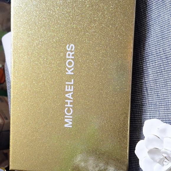 MICHAEL KORS JET SET WRISTLET🥰 - Picture 7 of 12